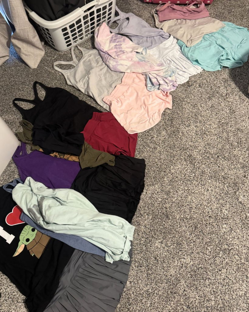 Disney World outfit planning for moms with mix and match athletic pieces